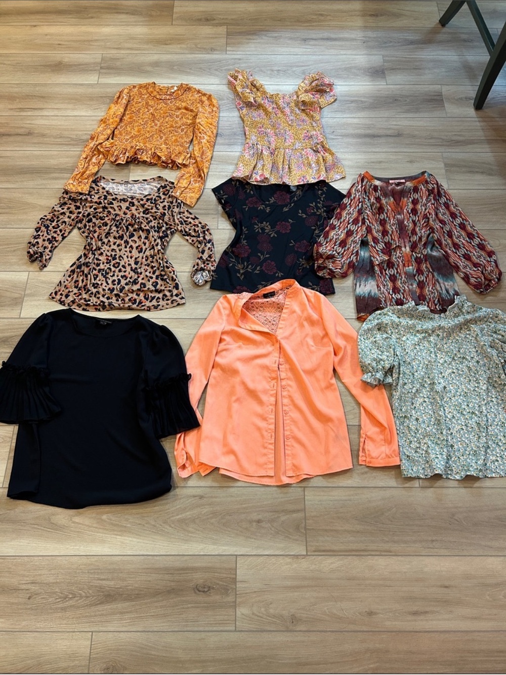 Bundle of 8 women’s fall tops/blouses size
S